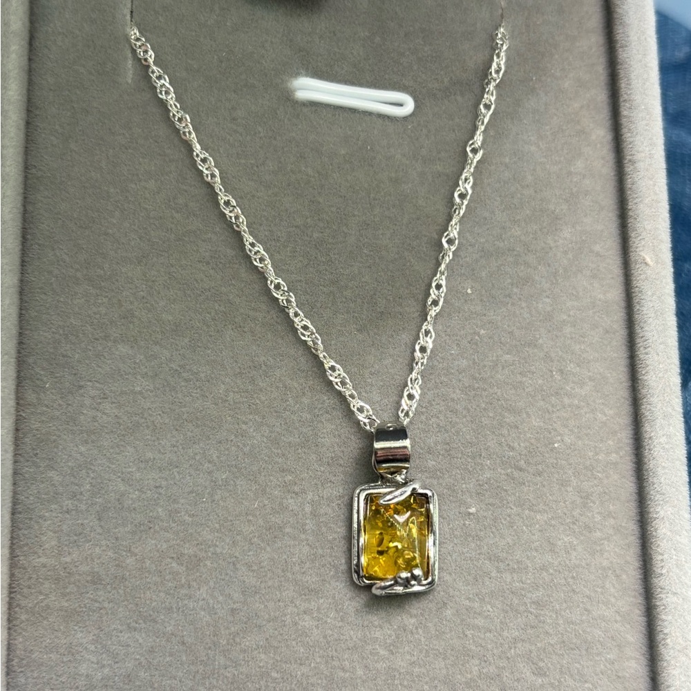 Elegant Silver Necklace with Yellow citrine amber Gemstone
